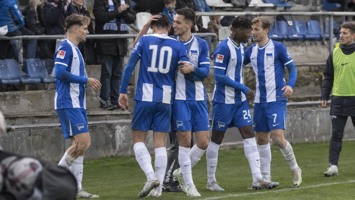 Hertha BSC har tatt opprykksplassen i 2. Bundesliga