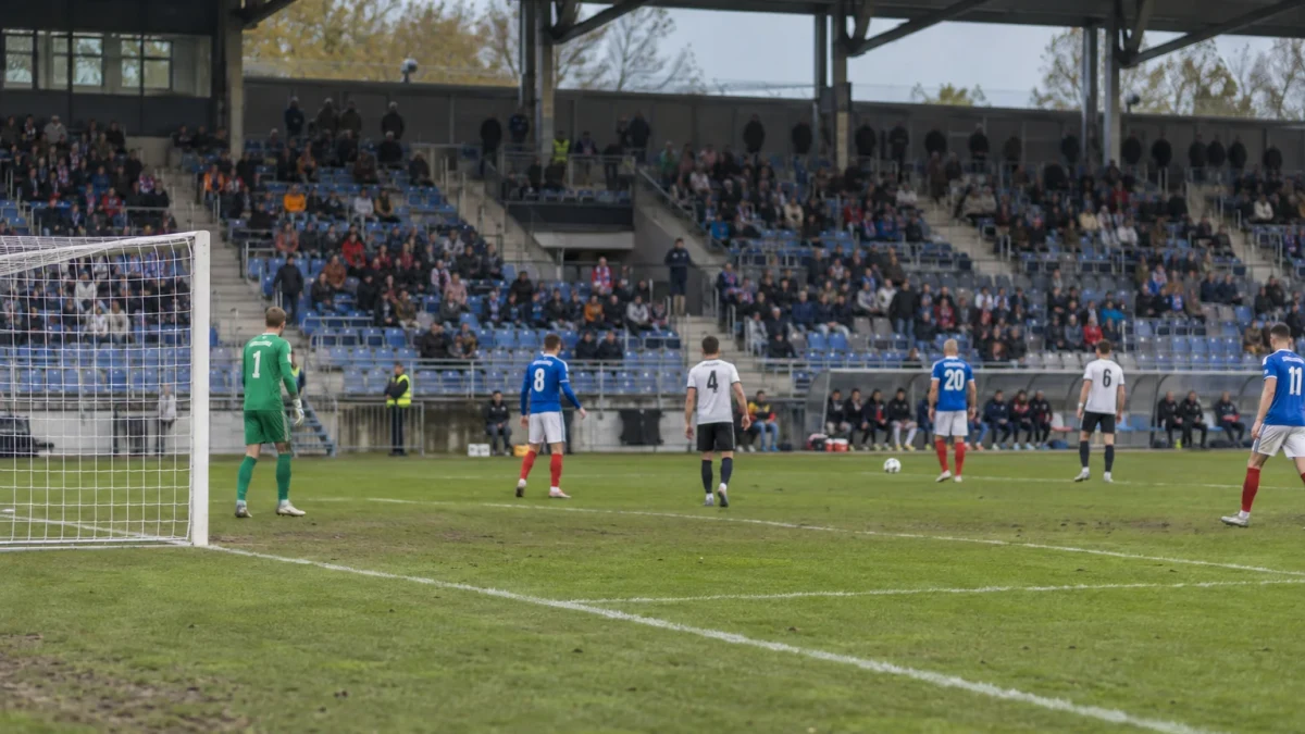 Holstein Kiel sitter fast i bunnstriden etter seks kamper uten seier