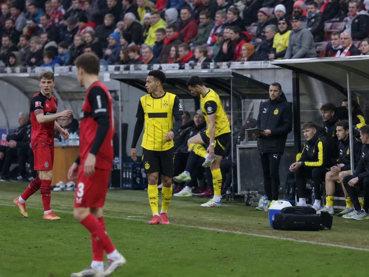 Augsburg må vinne for å beholde førsteplassen i Bundesliga