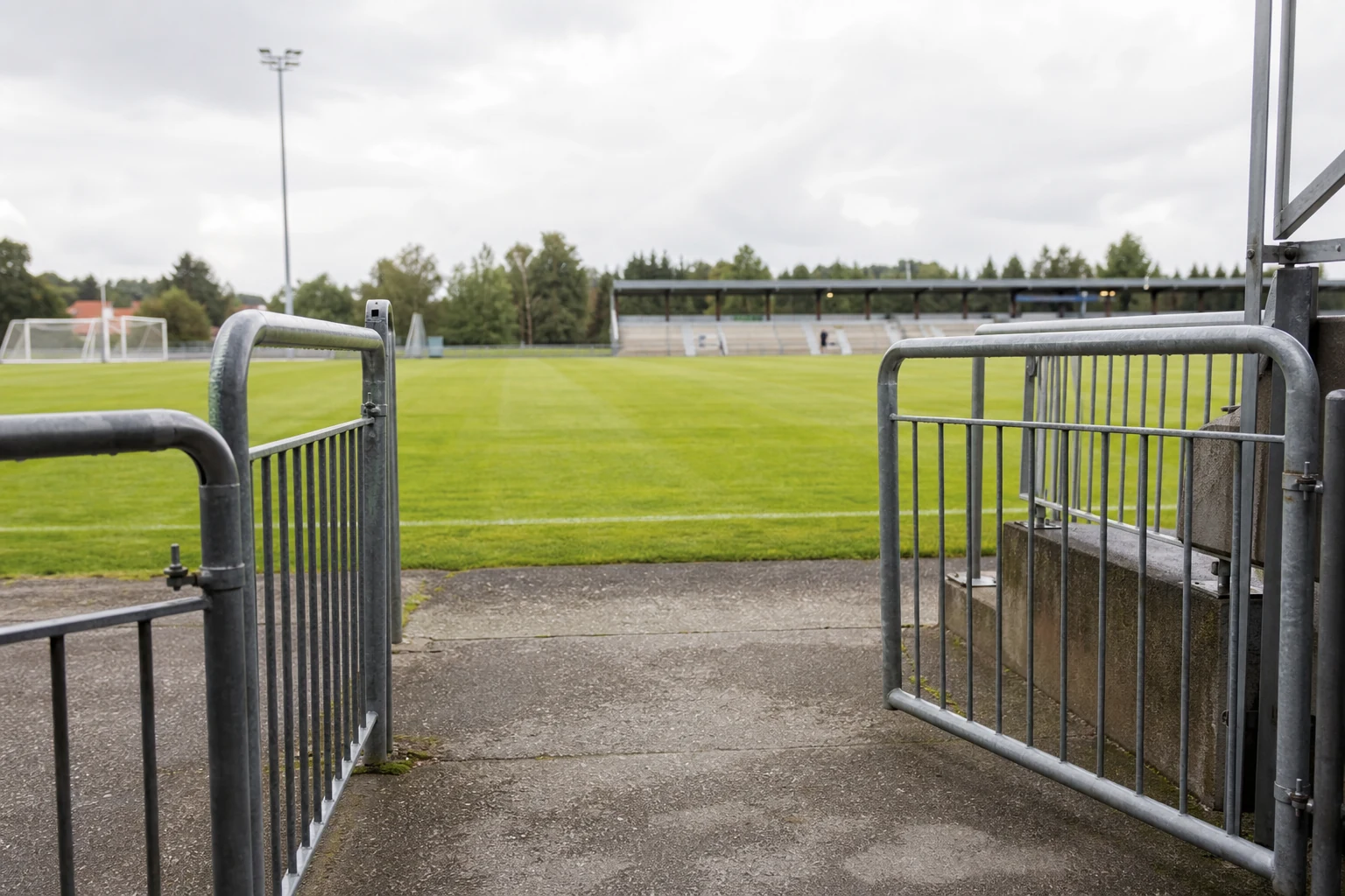 Freiburg får søndagskamp i cupåpningen